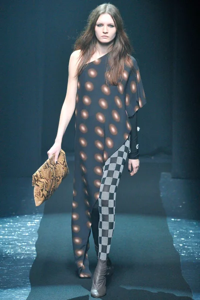 Look 15